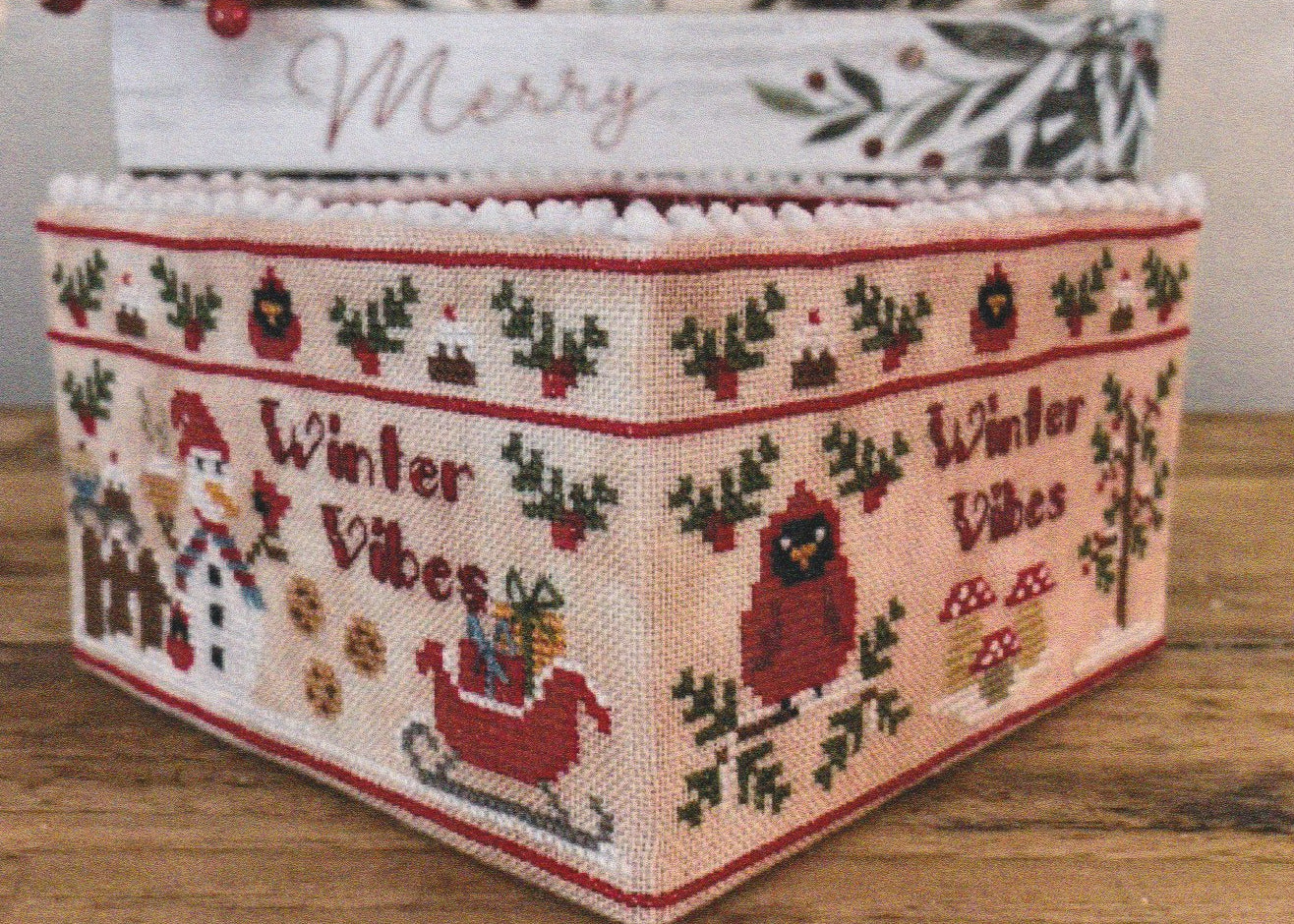 Winter Vibes sewing basket by Mani di Donna